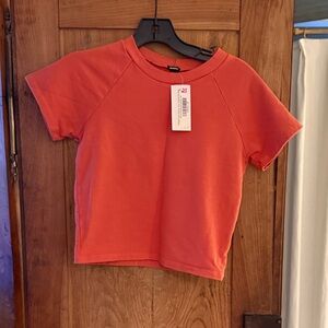 Monrow Vibrant Coral cropped tee